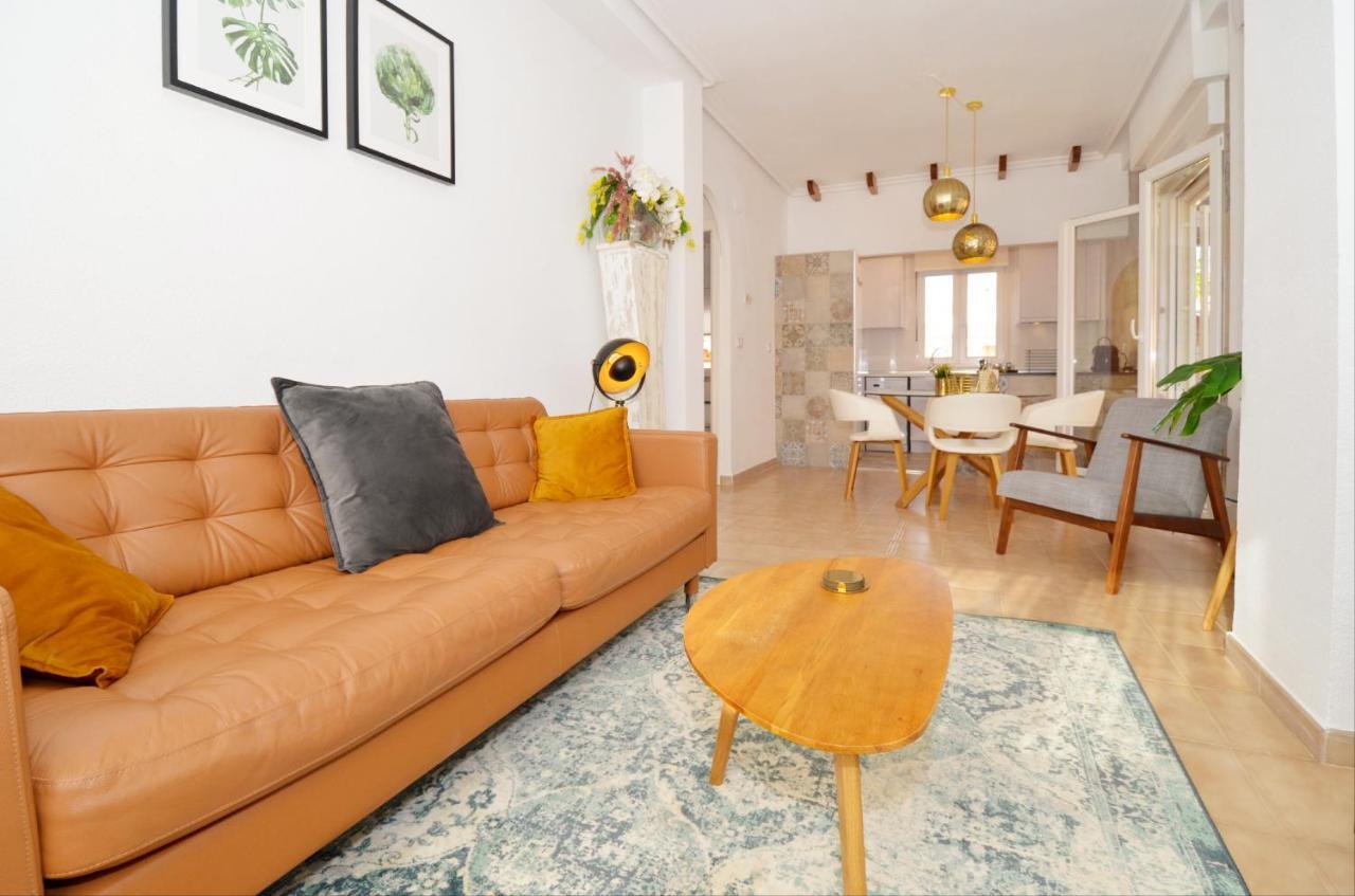 Punta Prima Pleasure With Private Parking In A Gated Community Close To The Beach Torrevieja Exterior foto